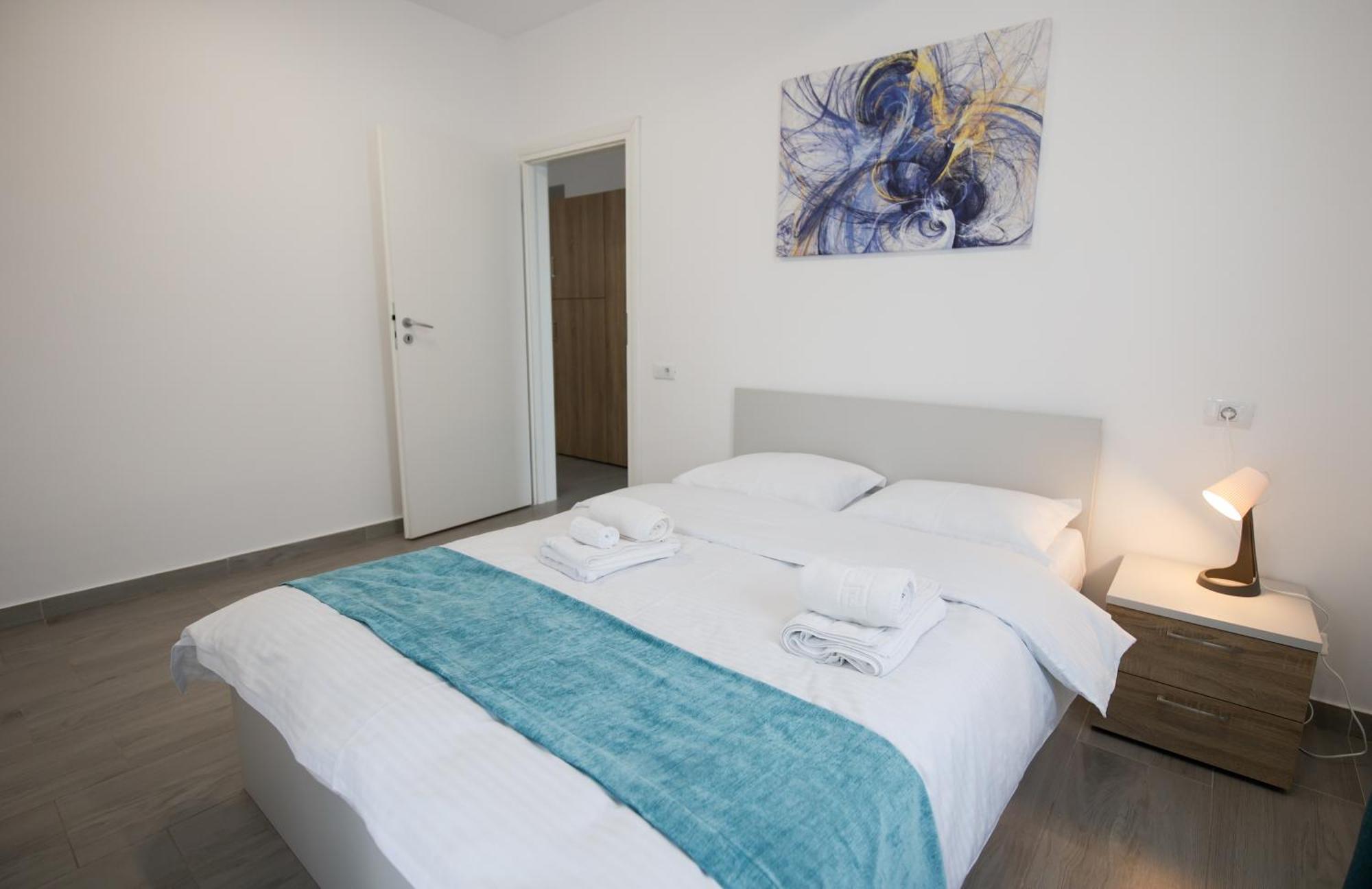 Vitan Central Oasis ---Free Secured Private Parking---Self Check-In-- Бухарест Номер фото